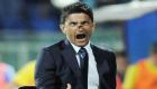 عرض خيالي من الهلال السعودي لمدرب "فاشل"