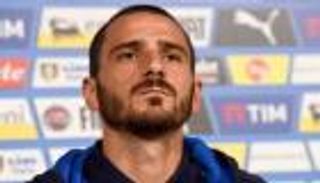 دموع بونوتشي تشعل المؤتمر الصحفي لمباراة إسبانيا