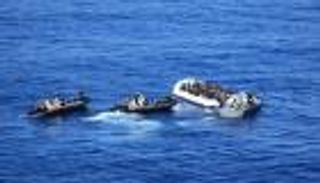 إيطاليا تعلن إنقاذ 4655 مهاجرا وانتشال 28 جثة في البحر المتوسط