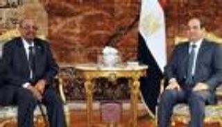 السيسي للبشير: مصر تساند السودان لاستعادة استقراره