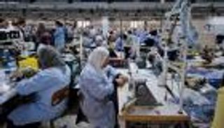 إنفوجراف.. احتضار "نسيج" تونس في 6 سنوات