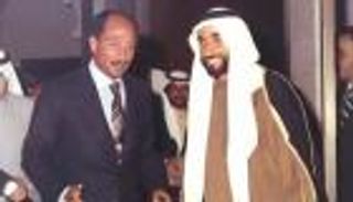 الشيخ زايد ودرس التاريخ.. "النفط ليس أغلى من الدم العربي"