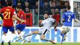 بالفيديو.. خطأ ساذج لبوفون هدد رقما قياسيا عمره 10 سنوات