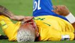 بالفيديو.. نيمار ينزف دماً في ليلة هدفه الـ 300 