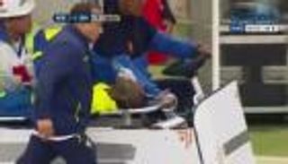 بالفيديو.. مهاجم الاكوادور يدعي الإصابة هربا من الشرطة