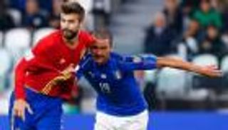 بيكيه يحتفل بالمباراة الـ500 في مسيرته الكروية