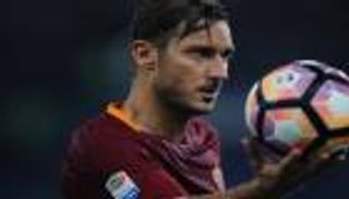 مسؤول روما السابق يقترح منح توتي جائزة نوبل