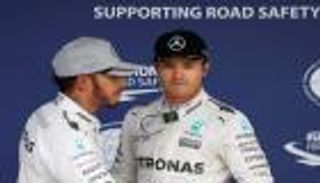 هاميلتون يرفض الرد على الصحفيين بسبب انتقاده