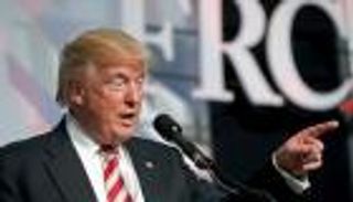 ترامب يحاول إنقاذ شعبيته في مناظرة حاسمة مع كلينتون