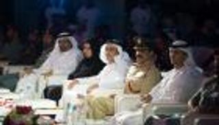 بالصور والفيديو.. سيف بن زايد يطلق رسميا مبادرة "عبّر عن حبك للإمارات"