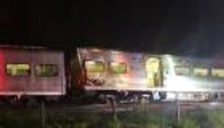 إصابة 30 أمريكيا في خروج قطار عن القضبان بنيويورك