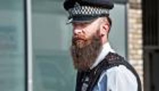 سويسرا تبحث رفع الحظر عن "لحية" الضباط