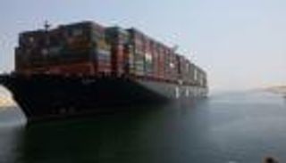 مصر تتجه لتحصيل رسوم عبور قناة السويس باليوان