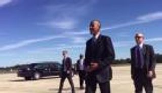 بالفيديو.. لماذا يخلع أوباما خاتم زواجه قبل مصافحة العامة؟