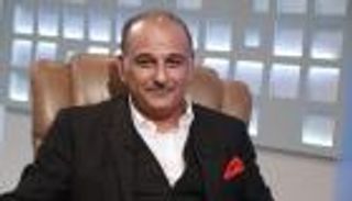 بالصور.. جمال سليمان يخضع لـ"فحص شامل"