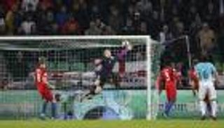 بالفيديو.. تصدي خارق لهارت أمام سلوفينيا