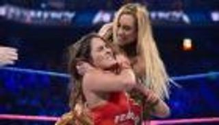 نيكي بيلا تثأر من كارميلا في عرض "نو ميرسي"