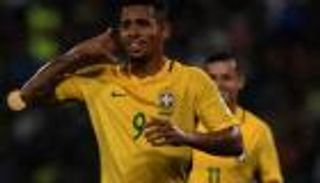 "نيمار الجديد" يستعين بأمه للتأقلم على أجواء إنجلترا