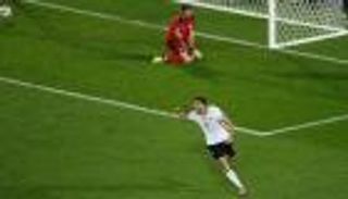 إنتر يجهز 30 مليون يورو لحسم صفقة هيكتور