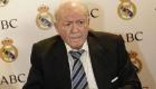 ريال مدريد يكرم دي ستيفانو بإطلاق اسمه على شارع
