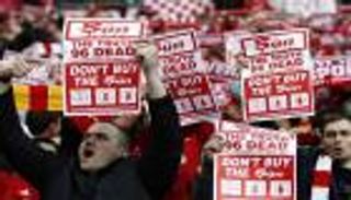 مشجع ليفربول يحرج صحيفة بريطانية بسبب فيديو