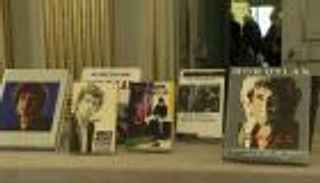 بالفيديو.. بوب ديلان.. أيقونة التمرد الموسيقي