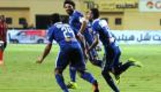 الأهلي يسقط الداخلية ويتقاسم صدارة الدوري المصري