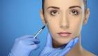 إنفوجراف: كم يبلغ متوسط الإنفاق على عمليات التجميل في الإمارات سنوياً؟