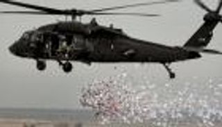 الجيش العراقي يسقط منشورات لطمأنة سكان الموصل قبل المعركة