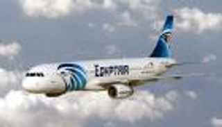 مختل عقليا يثير الذعر على طائرة مصرية بمطار برج العرب