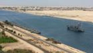 مصر تطلق مبادرة لسداد عبور رسوم قناة السويس مقدمًا