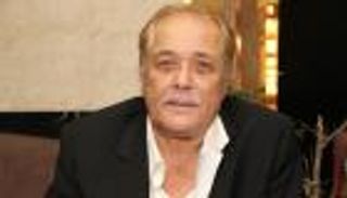 محمود عبدالعزيز يمضي يومه العاشر بالمستشفى.. وحالته غامضة