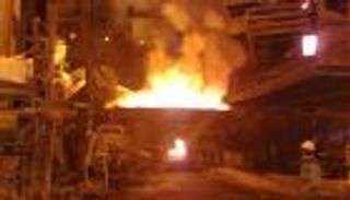 "الصلب" العربي يقاوم الإغراق الصيني وتداعيات النفط