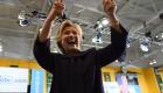 الخارجية الأمريكية تنفي "التواطؤ" بشأن رسالة لكلينتون