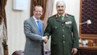 كوبلر يدعو لإنشاء جيش ليبي موحد بقيادة حفتر