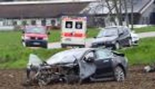 ألمانيا تكتشف عيبا خطيرا في سيارة "تسلا" الكهربائية