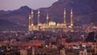 الحوثيون يبيعون قلب صنعاء لإيرانيين