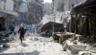 سكان حلب يسارعون لشراء احتياجاتهم في ثاني أيام دون قصف جوي