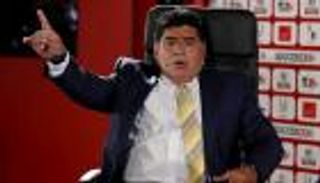 مارادونا يتحدى الضرائب الإيطالية