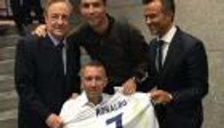 رونالدو يكرم أسطورة رينجرز المريض