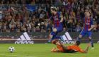 صحيفة مدريدية تفضّل ميسي على رونالدو