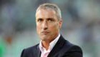 الفرنسي كازوني‎ يتفق على تدريب شبيبة القبائل