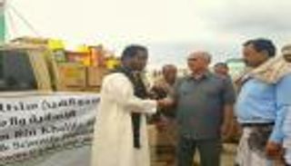 قافلة غذائية إماراتية لمساعدة متضرري الأعاصير في اليمن