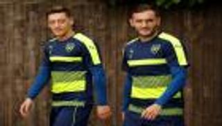 بيريز يكذّب شائعات عودة أوزيل لريال مدريد