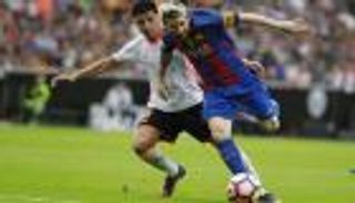 برشلونة يخطف فوزا قيصريا من عقر دار فالنسيا