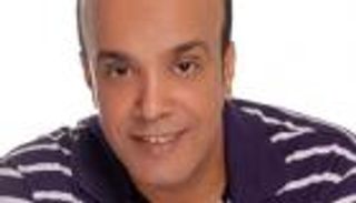 صورة.. ممثل مصري ينشر صورة شبيهه ويثير السخرية مجددا