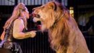 محاسن الحلو.. مروضة أسود لا تعرف الخوف