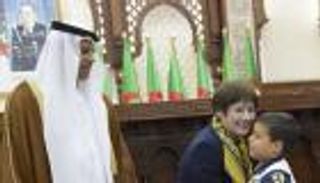 بالصور.. بطل "تحدي القراءة العربي" يحظى بالتكريم في الجزائر