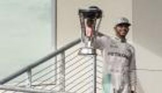 هاميلتون يحقق الانتصار رقم 50 في مسيرته