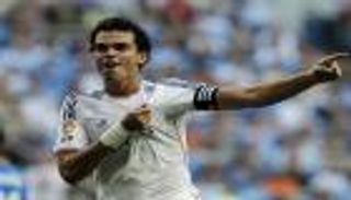 يوفنتوس ينافس ميلان على ضم بيبي